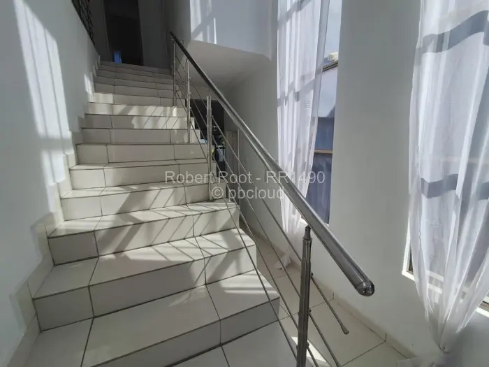 Townhouse/Cluster to Rent in Newlands, Harare