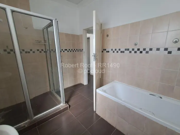 Townhouse/Cluster to Rent in Newlands, Harare