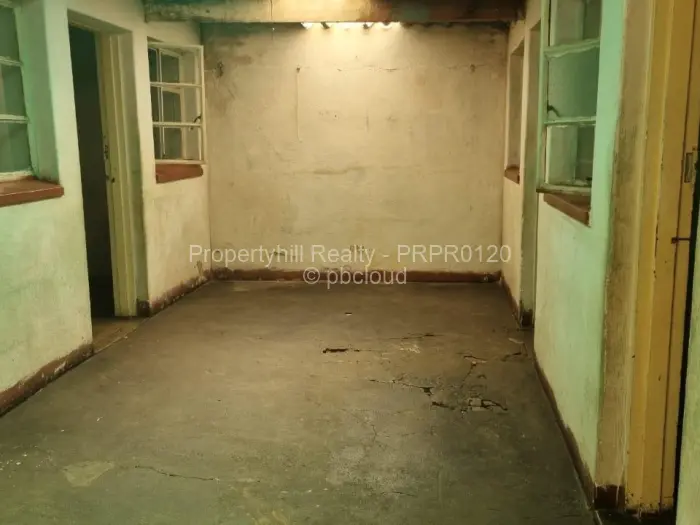6 Bedroom Cottage/Garden Flat to Rent in Marimba Park, Harare