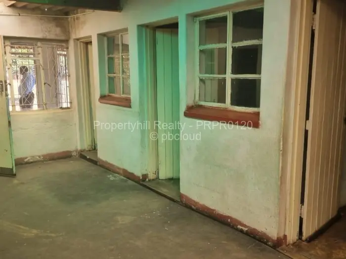 6 Bedroom Cottage/Garden Flat to Rent in Marimba Park, Harare