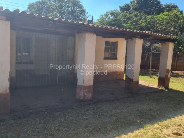 6 Bedroom Cottage/Garden Flat to Rent in Marimba Park, Harare