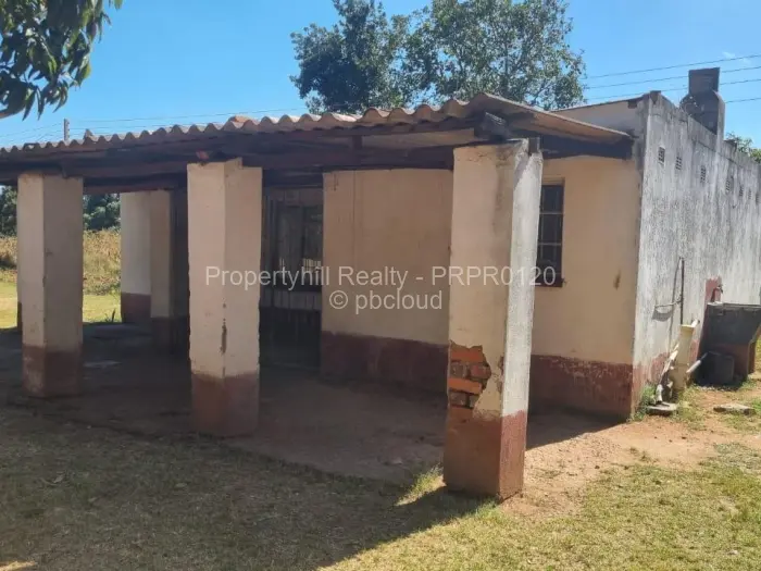 6 Bedroom Cottage/Garden Flat to Rent in Marimba Park, Harare