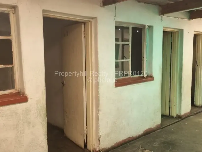 6 Bedroom Cottage/Garden Flat to Rent in Marimba Park, Harare