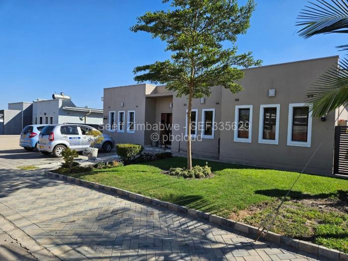 Townhouse/Cluster to Rent in Arlington, Harare