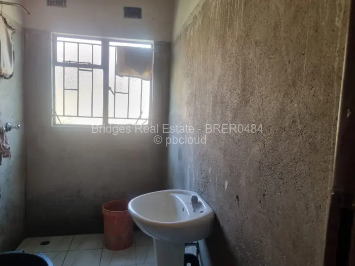 4 Bedroom House for Sale in Glen View, Harare