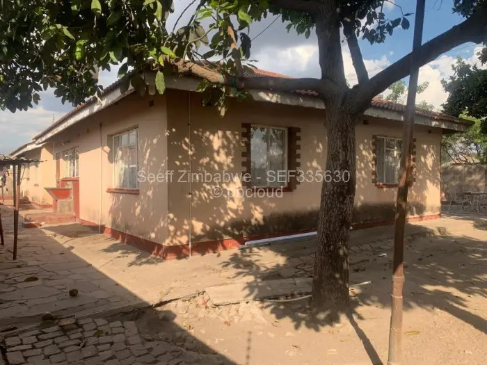4 Bedroom House for Sale in Mainway Meadows, Harare