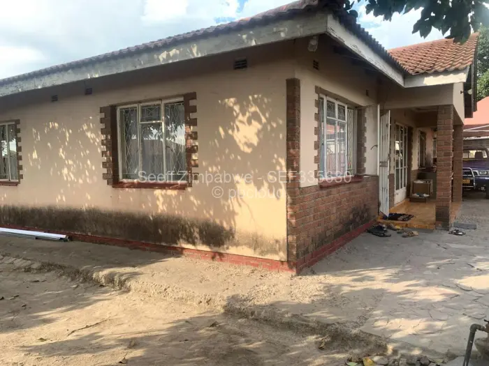 4 Bedroom House for Sale in Mainway Meadows, Harare