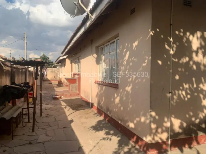 4 Bedroom House for Sale in Mainway Meadows, Harare
