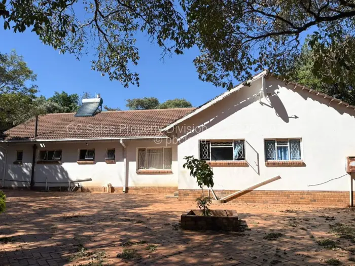 4 Bedroom House for Sale in Fortunes Gate, Bulawayo