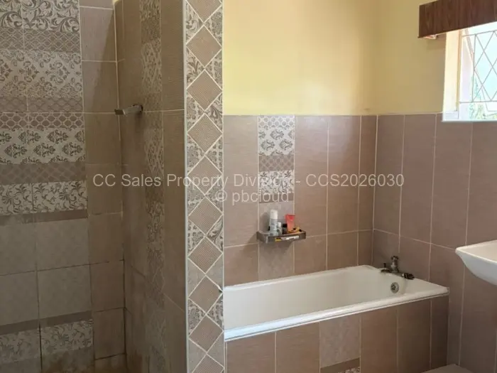 4 Bedroom House for Sale in Fortunes Gate, Bulawayo