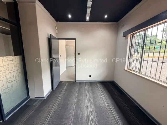 Office to Rent in Highlands