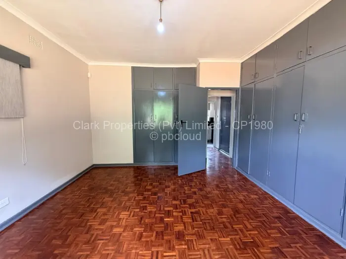Office to Rent in Highlands