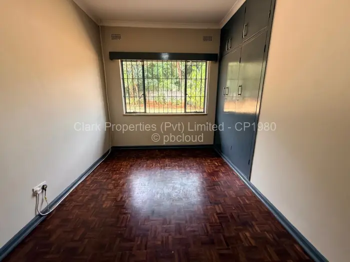 Office to Rent in Highlands