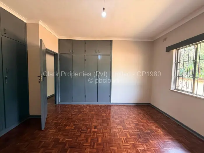 Office to Rent in Highlands