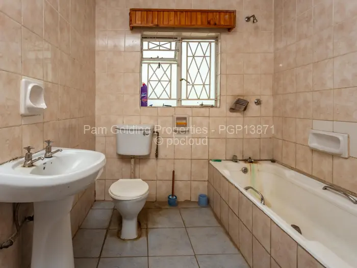 5 Bedroom House for Sale in Greendale North, Harare