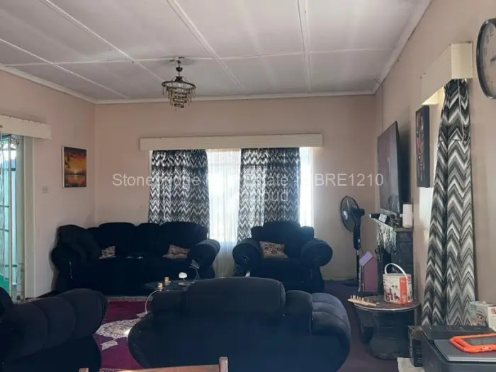 3 Bedroom House for Sale in Paddonhurst, Bulawayo