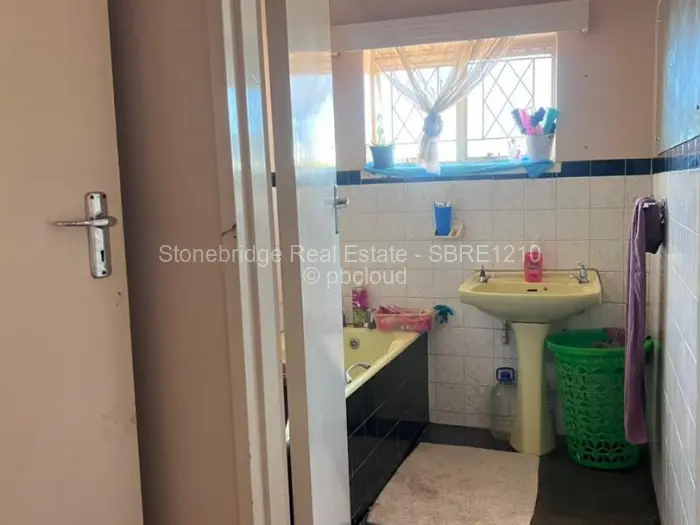 3 Bedroom House for Sale in Paddonhurst, Bulawayo