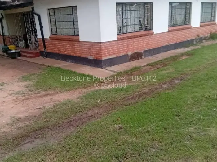 3 Bedroom House for Sale in Woodville, Bulawayo
