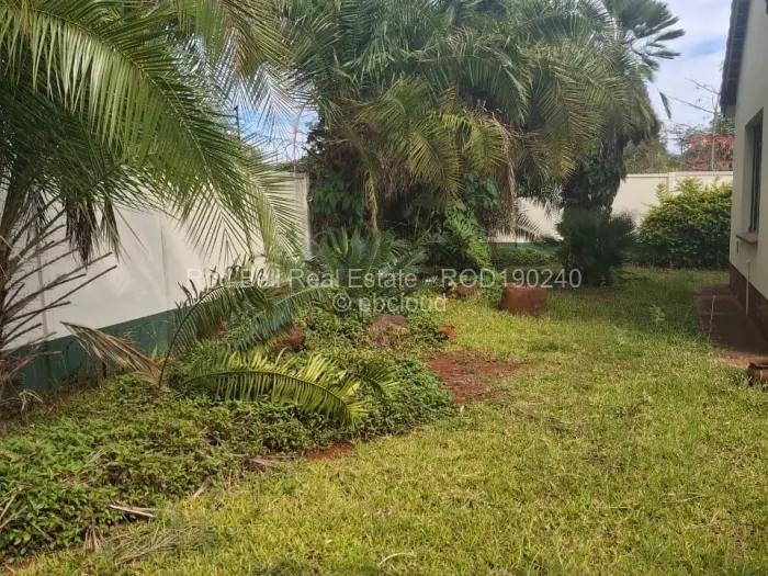 3 Bedroom Cottage/Garden Flat to Rent in Greendale North