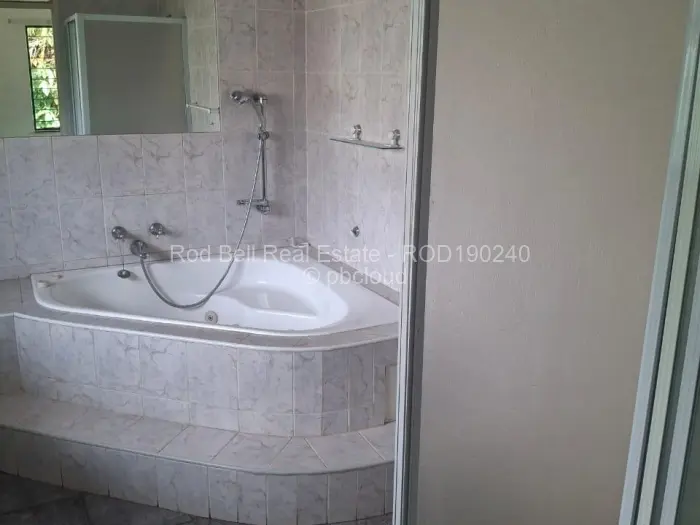 3 Bedroom Cottage/Garden Flat to Rent in Greendale North