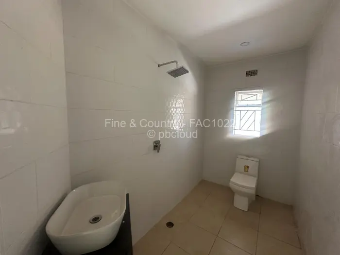 4 Bedroom House to Rent in Waterfalls