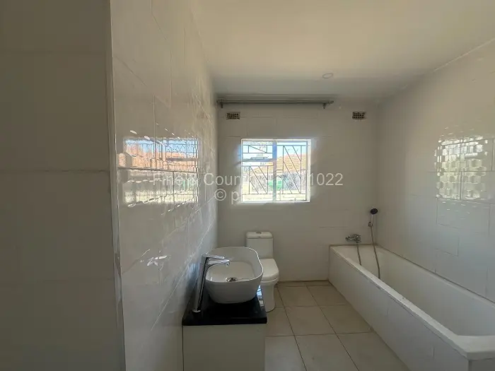 4 Bedroom House to Rent in Waterfalls