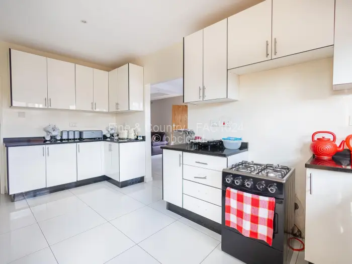 3 Bedroom House for Sale in Mabvazuva Estates, Ruwa