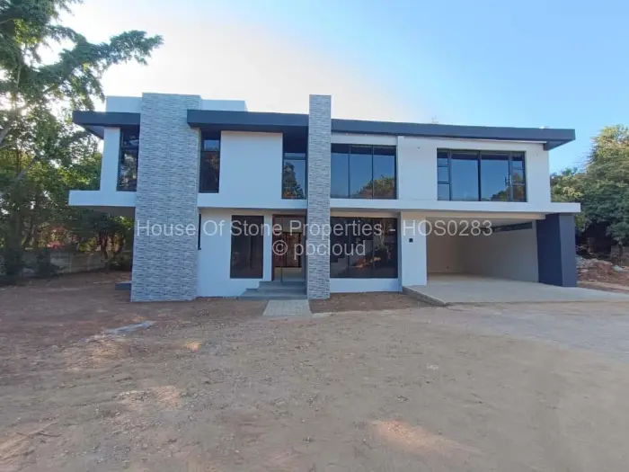Townhouse/Cluster for Sale in Highlands, Harare