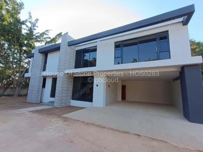 Townhouse/Cluster for Sale in Highlands, Harare