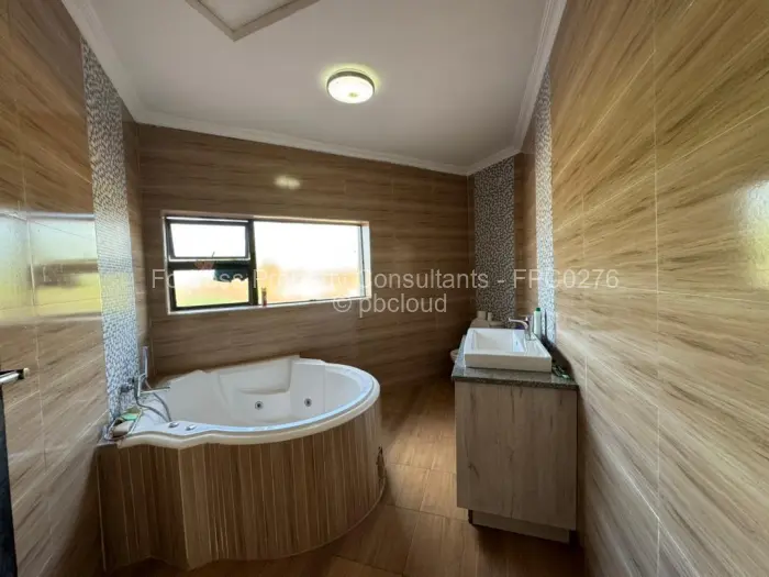 6 Bedroom House for Sale in Hogerty Hill, Harare