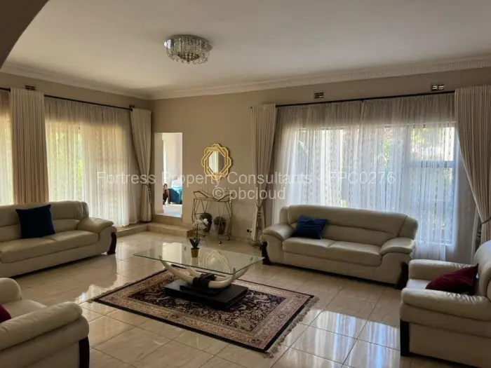6 Bedroom House for Sale in Hogerty Hill, Harare