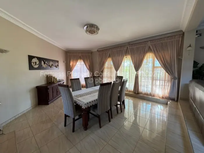 6 Bedroom House for Sale in Hogerty Hill, Harare