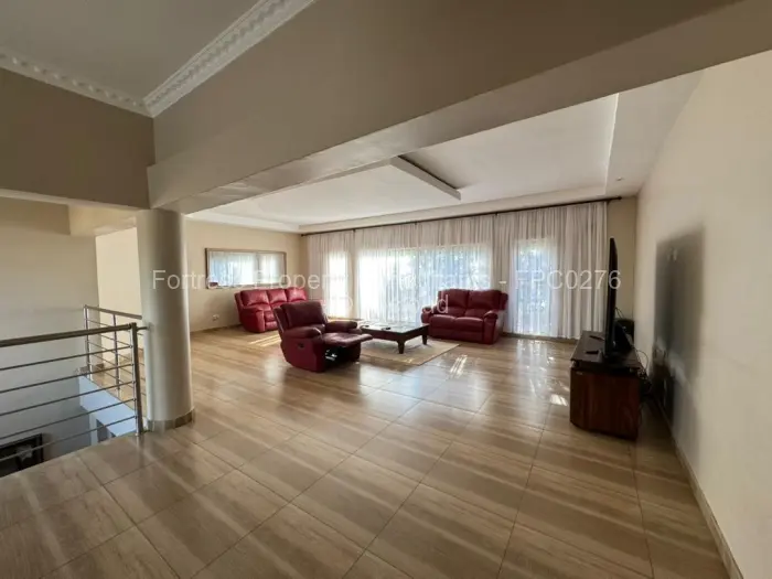 6 Bedroom House for Sale in Hogerty Hill, Harare