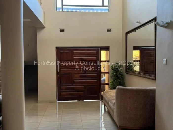 6 Bedroom House for Sale in Hogerty Hill, Harare