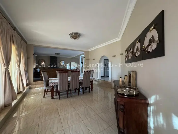 6 Bedroom House for Sale in Hogerty Hill, Harare