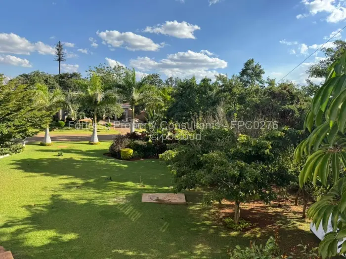 6 Bedroom House for Sale in Hogerty Hill, Harare