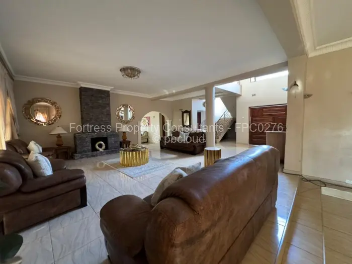 6 Bedroom House for Sale in Hogerty Hill, Harare