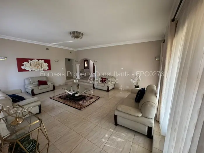 6 Bedroom House for Sale in Hogerty Hill, Harare