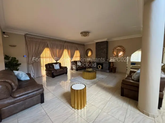 6 Bedroom House for Sale in Hogerty Hill, Harare