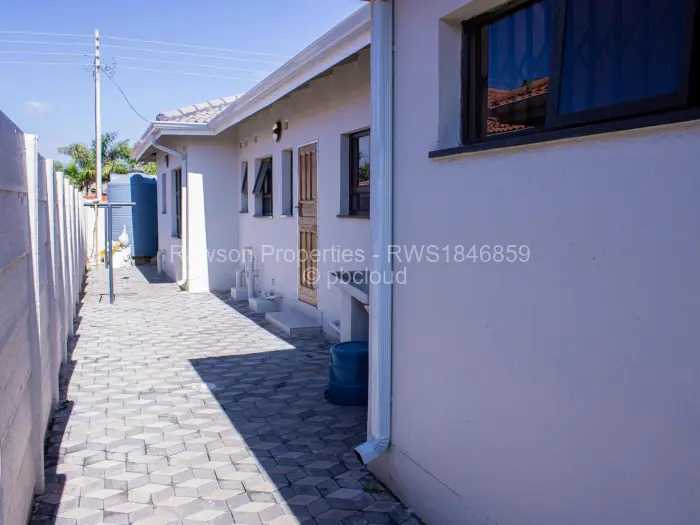 4 Bedroom House for Sale in Madokero Estates, Harare
