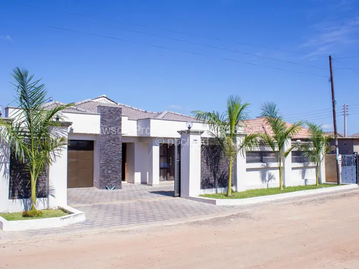 4 Bedroom House for Sale in Madokero Estates, Harare