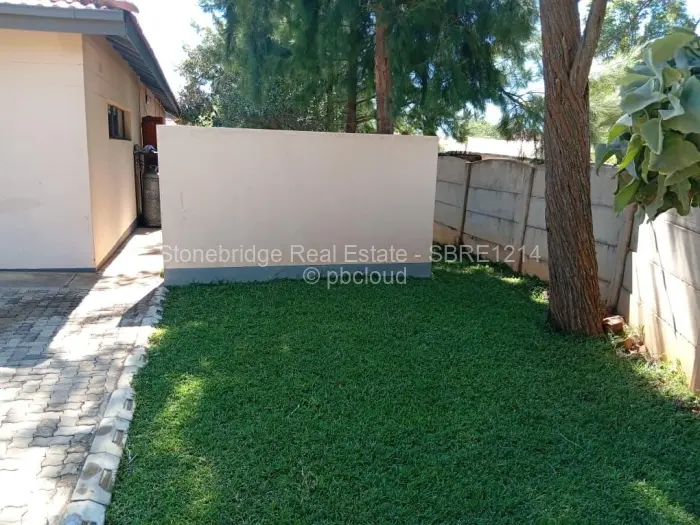 Townhouse/Cluster to Rent in Hillside Byo, Bulawayo