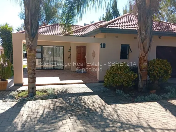 Townhouse/Cluster to Rent in Hillside Byo, Bulawayo