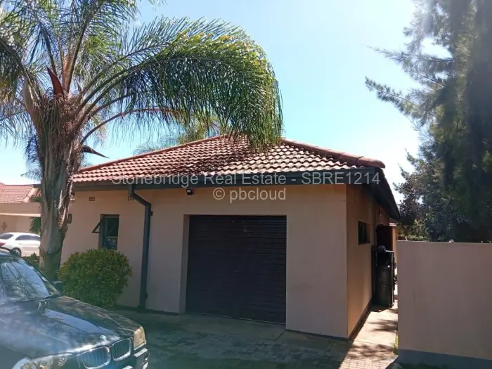 Townhouse/Cluster to Rent in Hillside Byo, Bulawayo