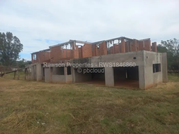 7 Bedroom House for Sale in Gletwin Park, Harare