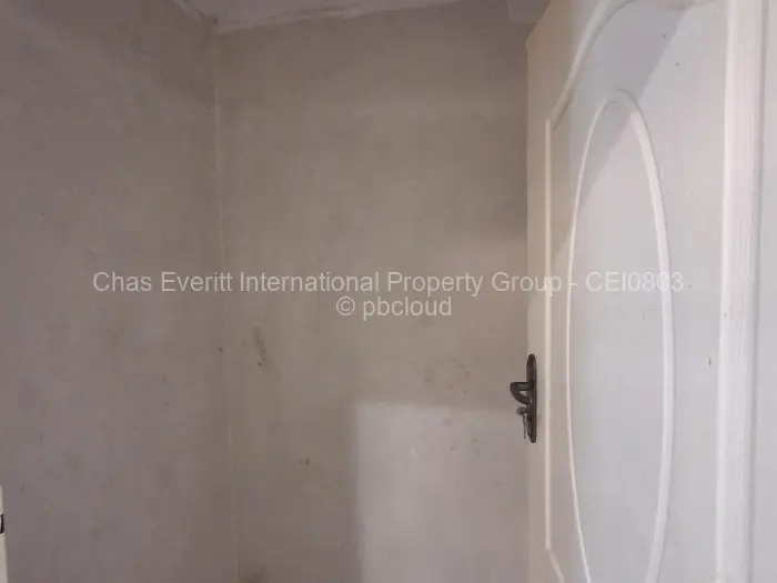 House to Rent in Mainway Meadows, Harare