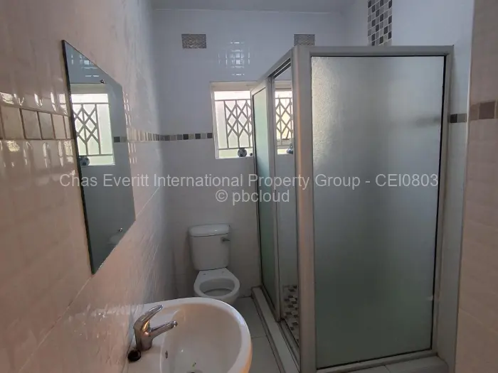 House to Rent in Mainway Meadows, Harare
