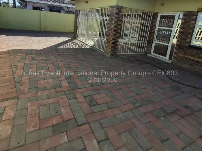 House to Rent in Mainway Meadows, Harare