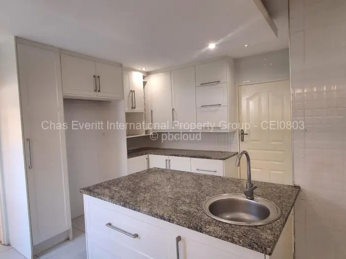 House to Rent in Mainway Meadows, Harare