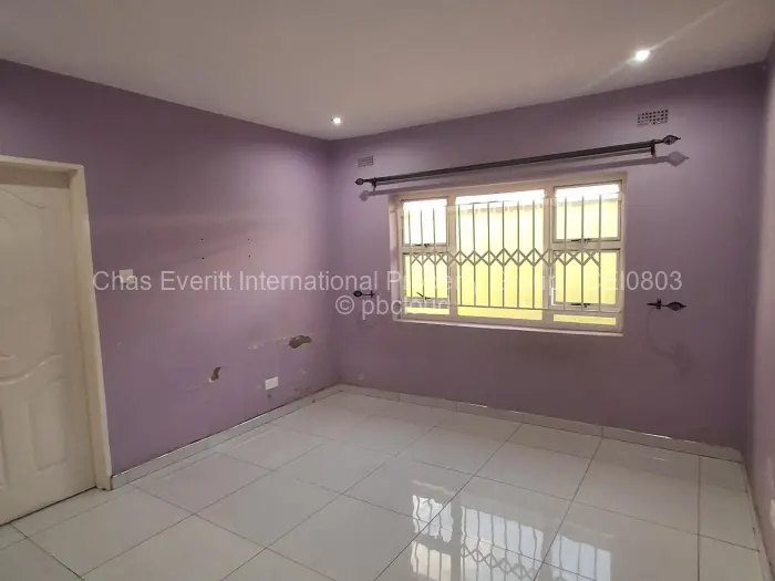 House to Rent in Mainway Meadows, Harare